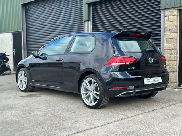 Volkswagen Golf Tsi Bluemotion Tech Se NA17PJO Black #3