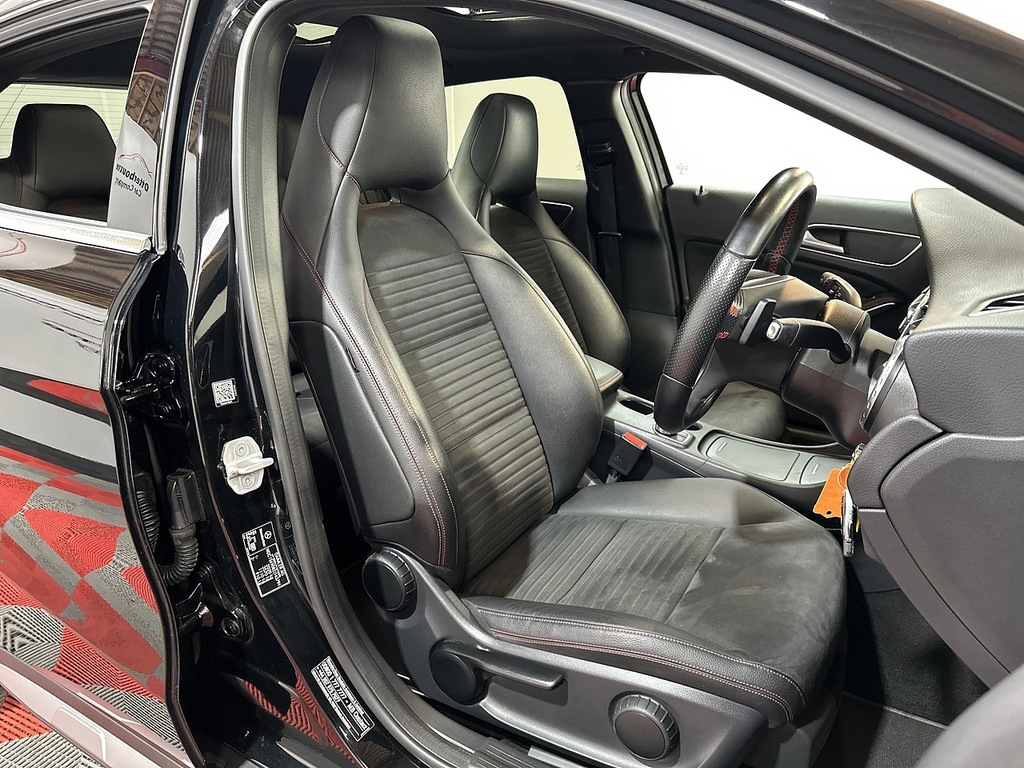 Mercedes-Benz GLA Class Estate LP15FTZ Black #6