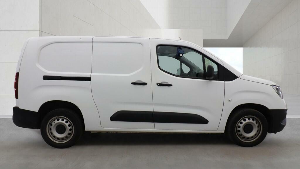 Vauxhall Combo 1.5 Turbo D 2300 Dynamic Panel Van Manu VN71DVM White #6