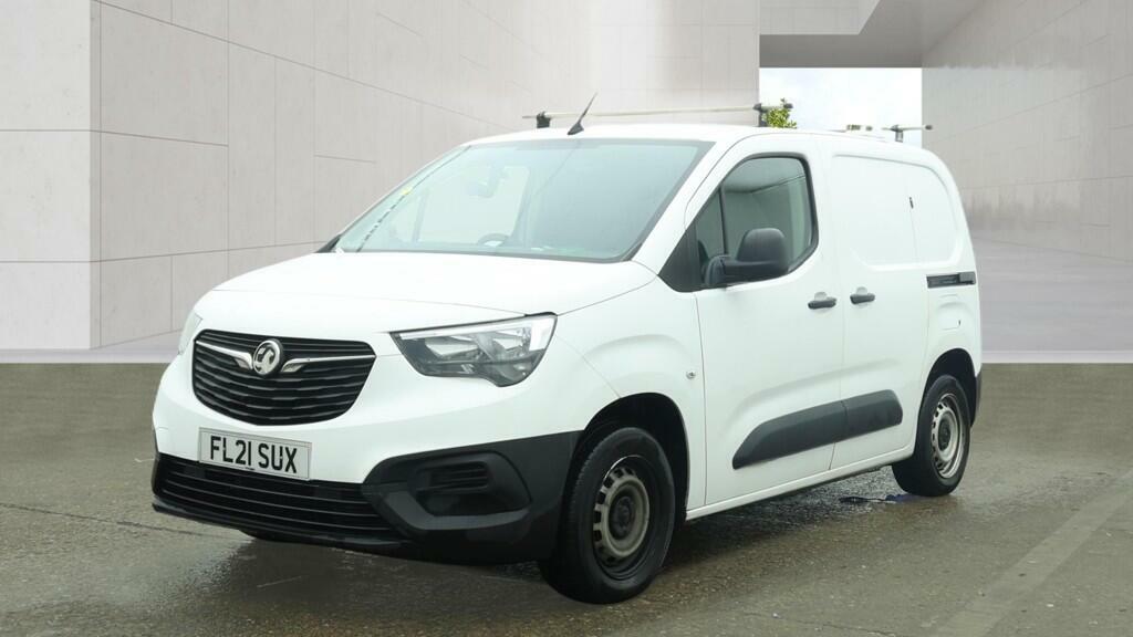 Vauxhall Combo 1.5 Turbo D 2000 Edition Panel Van Manu FL21SUX White #2