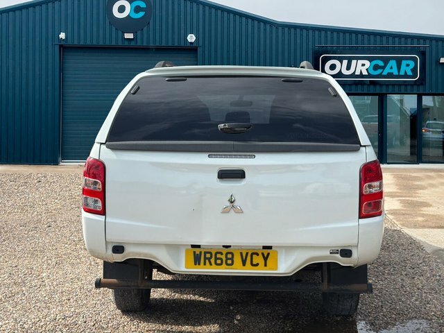 Mitsubishi L200 2018 2.4 Di-d Dc 4Life Pickup Double Cab Diese WR68VCY White #4