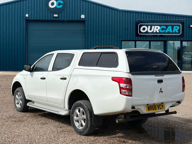 Mitsubishi L200 2018 2.4 Di-d Dc 4Life Pickup Double Cab Diese WR68VCY White #5
