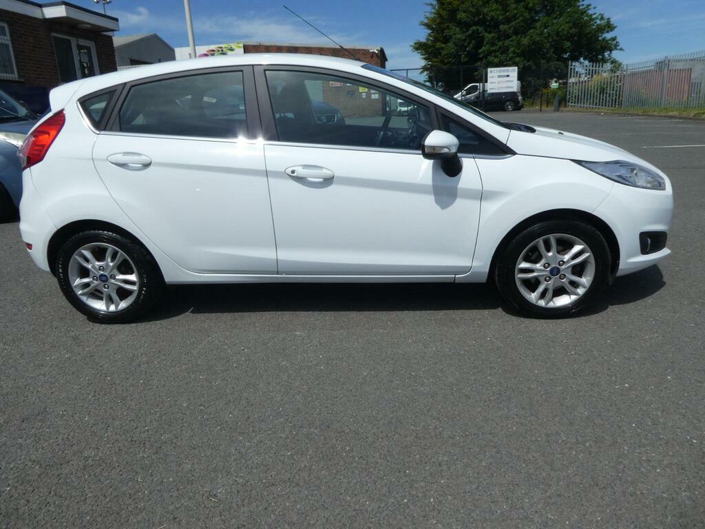 Ford Fiesta 1.6 Zetec Powershift Euro 5 White #4