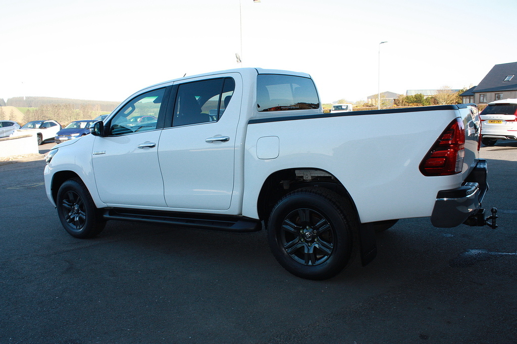 Toyota HILUX 2.4 D-4d 150 Icon FD21ZWF White #5