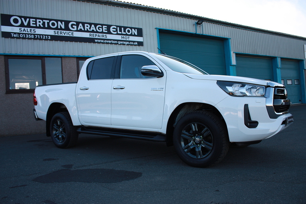 Toyota HILUX 2.4 D-4d 150 Icon FD21ZWF White #3
