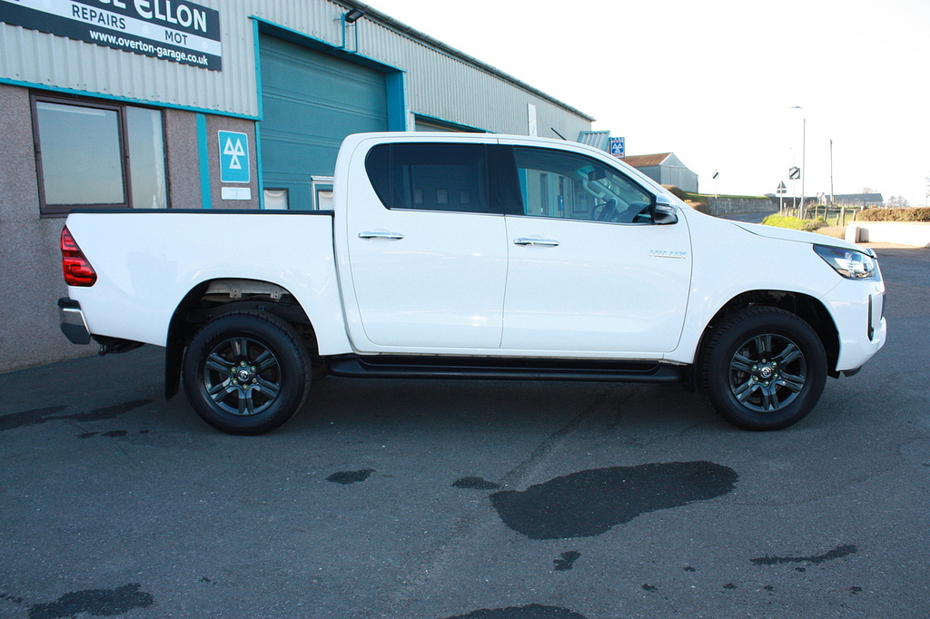 Toyota HILUX 2.4 D-4d 150 Icon FD21ZWF White #4