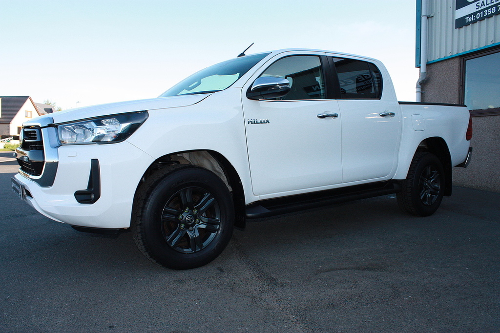 Toyota HILUX 2.4 D-4d 150 Icon FD21ZWF White #2