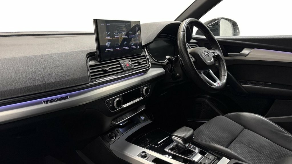 Audi Q5 2L S Line LP72UBW Black #5
