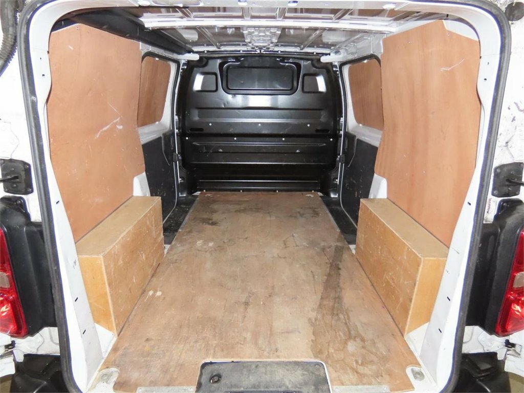Vauxhall Vivaro 1.5L Dynamic 6Dr DS72WHH White #4