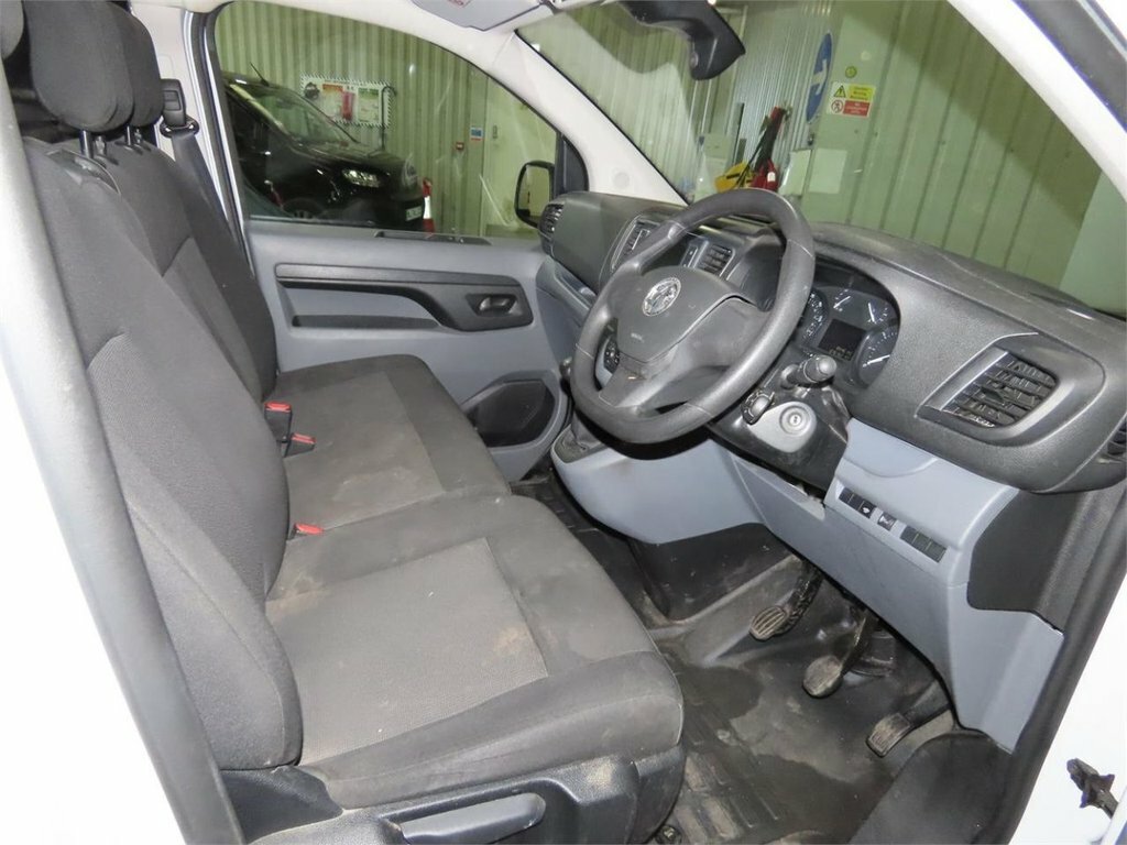 Vauxhall Vivaro 1.5L Dynamic 6Dr DS72WHH White #3