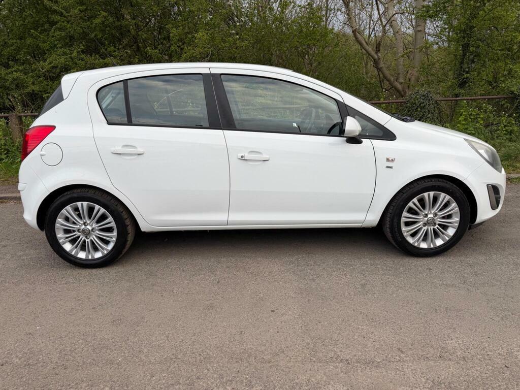 Vauxhall Corsa 1.4 16V Se Euro 5 SG14FKT White #2