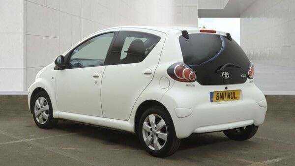 Toyota Aygo 1.0 Vvt-i Go Euro 5 - 2011 11 BN11WUL White #4