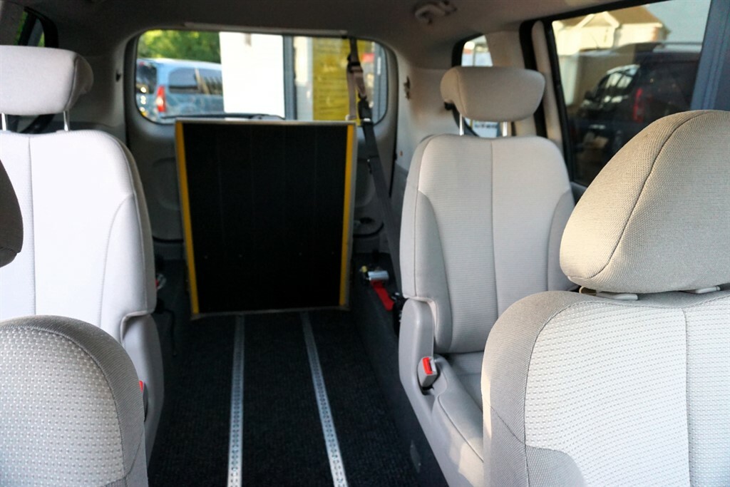 Kia Sedona Crdi 2 Disabled, Wheelchair Accessible  #6