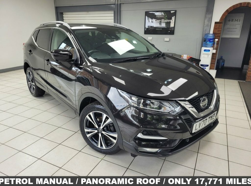 Nissan Qashqai 1.3L N-connecta Black