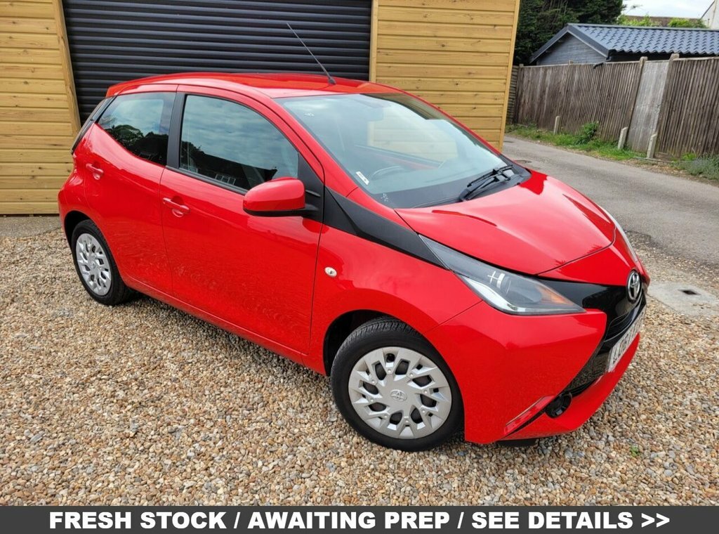 Toyota Aygo 1L X-play Red