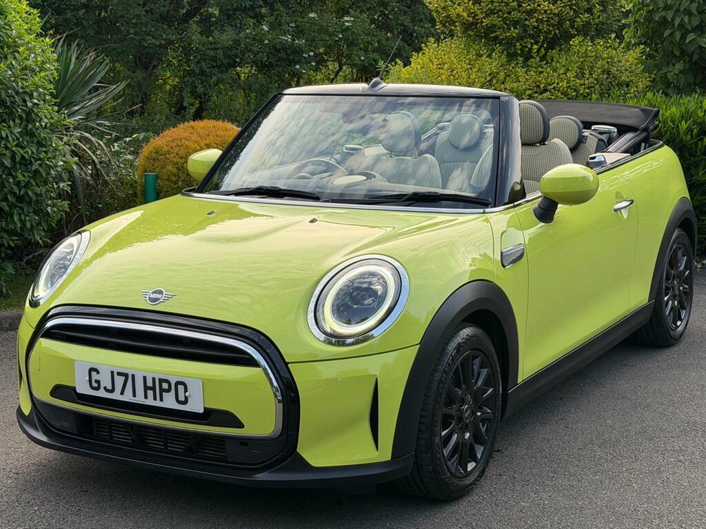 Mini Convertible Cooper Classic Convertible Yellow