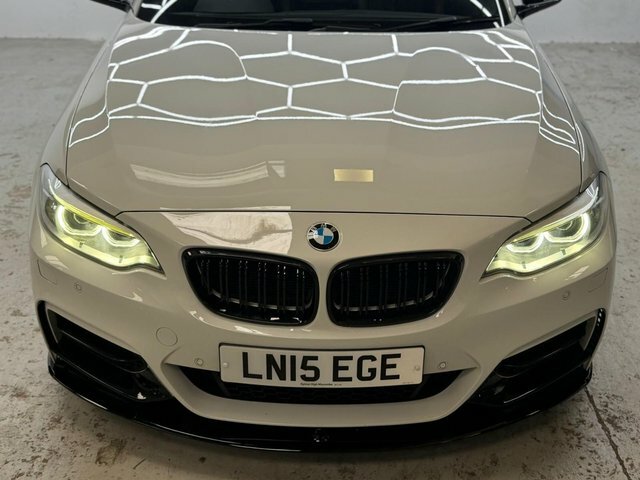 BMW 2 Series 2015 3.0 M235i Euro 6 Ss LN15EGE White #2