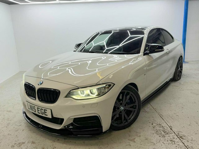 BMW 2 Series 2015 3.0 M235i Euro 6 Ss LN15EGE White #3