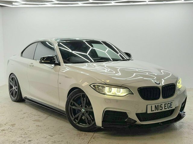 BMW 2 Series 2015 3.0 M235i Euro 6 Ss LN15EGE White #5