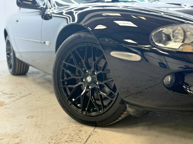 Jaguar XK8 4.0 2dr Auto Silver #24