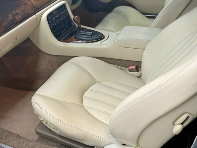 Jaguar XK8 4.0 2dr Auto Silver #30