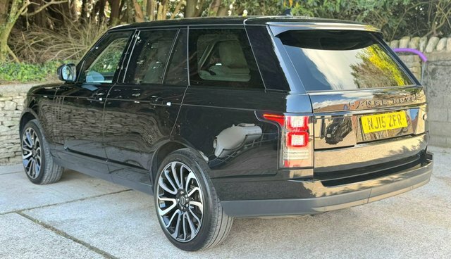 Land Rover Range Rover 2015 3.0 Td V6 Vogue 4Wd Euro 5 Ss NJ15ZFR Black #4
