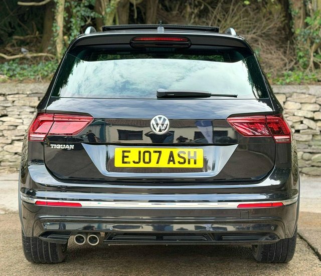 Volkswagen Tiguan 2018 2.0 Tdi R-line Euro 6 Ss EJ07ASH Black #4