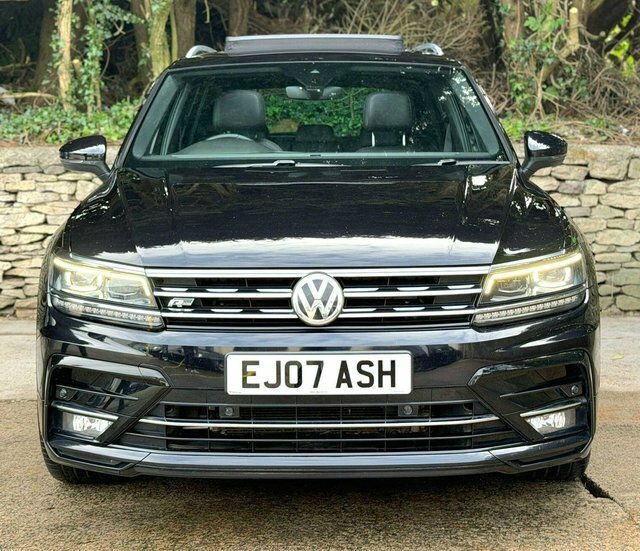 Volkswagen Tiguan 2018 2.0 Tdi R-line Euro 6 Ss EJ07ASH Black #2
