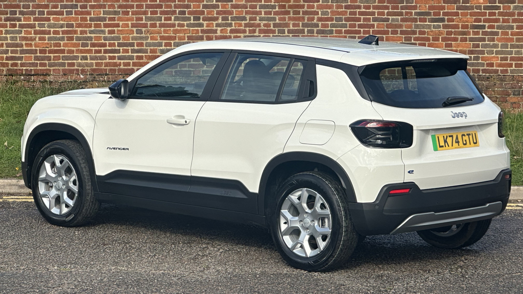 Jeep Avenger 115Kw Altitude 54Kwh LK74GTU White #5
