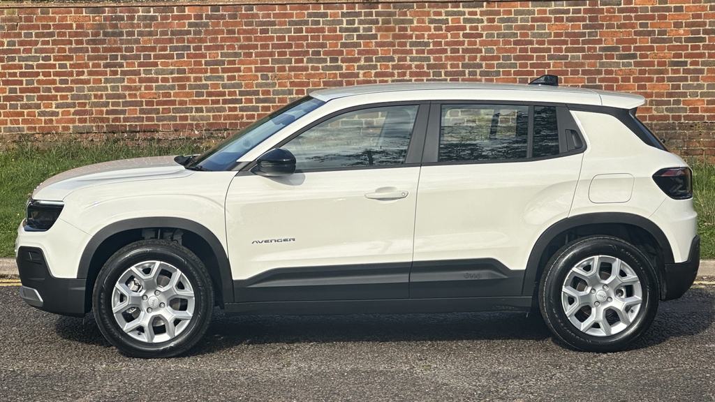 Jeep Avenger 115Kw Altitude 54Kwh LK74GTU White #4