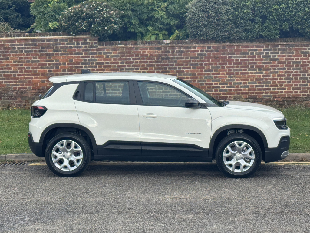 Jeep Avenger 115Kw Altitude 54Kwh LR74WBT #3