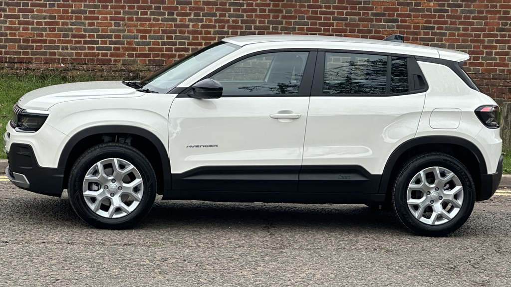 Jeep Avenger 115Kw Altitude 54Kwh LK74GVP White #4