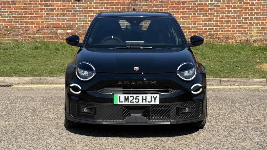Abarth 600e 175Kw 54Kwh Black #4
