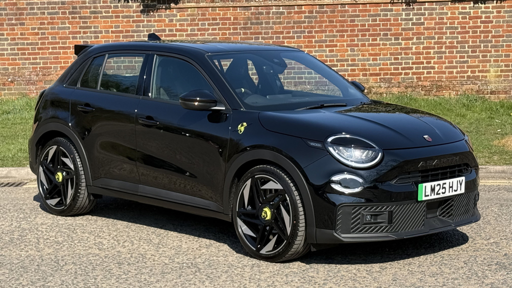 Abarth 600e 175Kw 54Kwh Black