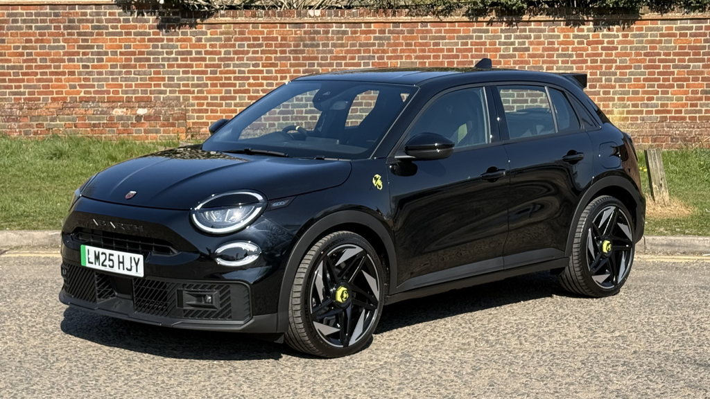 Abarth 600e 175Kw 54Kwh Black #3