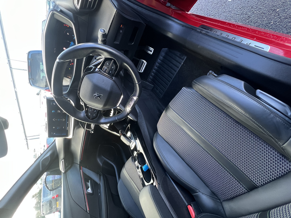 Peugeot 208 1.2 Puretech 100 Gt Line Eat8 Red #3