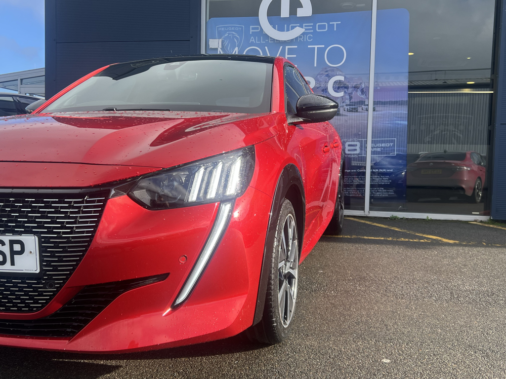 Peugeot 208 1.2 Puretech 100 Gt Line Eat8 Red #2