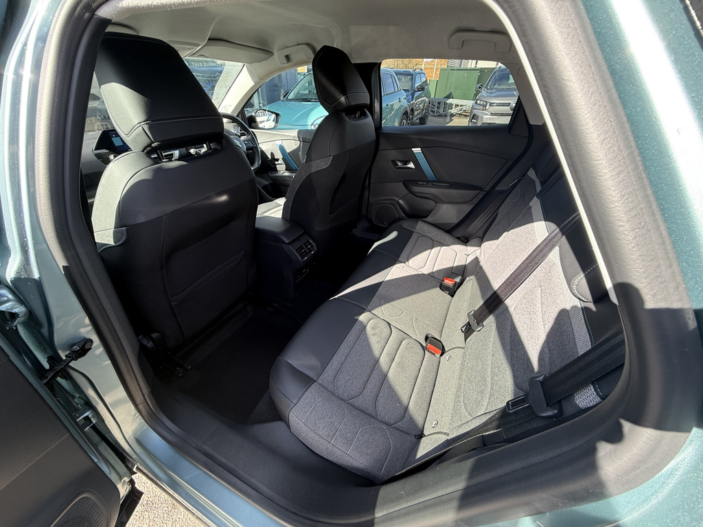 Citroen e-C4 100Kw C-series Edition 50Kwh CX22UCO Blue #4