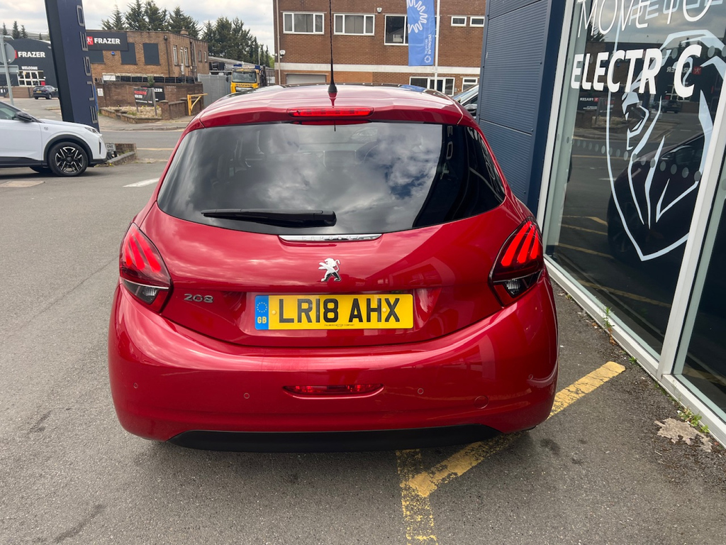 Peugeot 208 1.2 Puretech Allure Premium LR18AHX Red #2