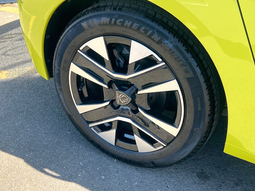 Peugeot 208 1.2 Hybrid 100 Allure E-dsc6 LR24AUP Yellow #5