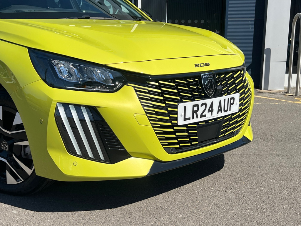 Peugeot 208 1.2 Hybrid 100 Allure E-dsc6 LR24AUP Yellow #2