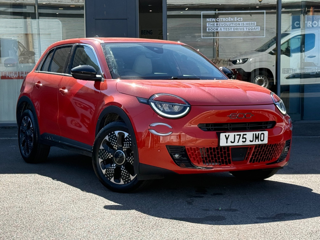 Fiat 600 1.2 Hybrid 48V 136 La Prima Edct-6 Orange