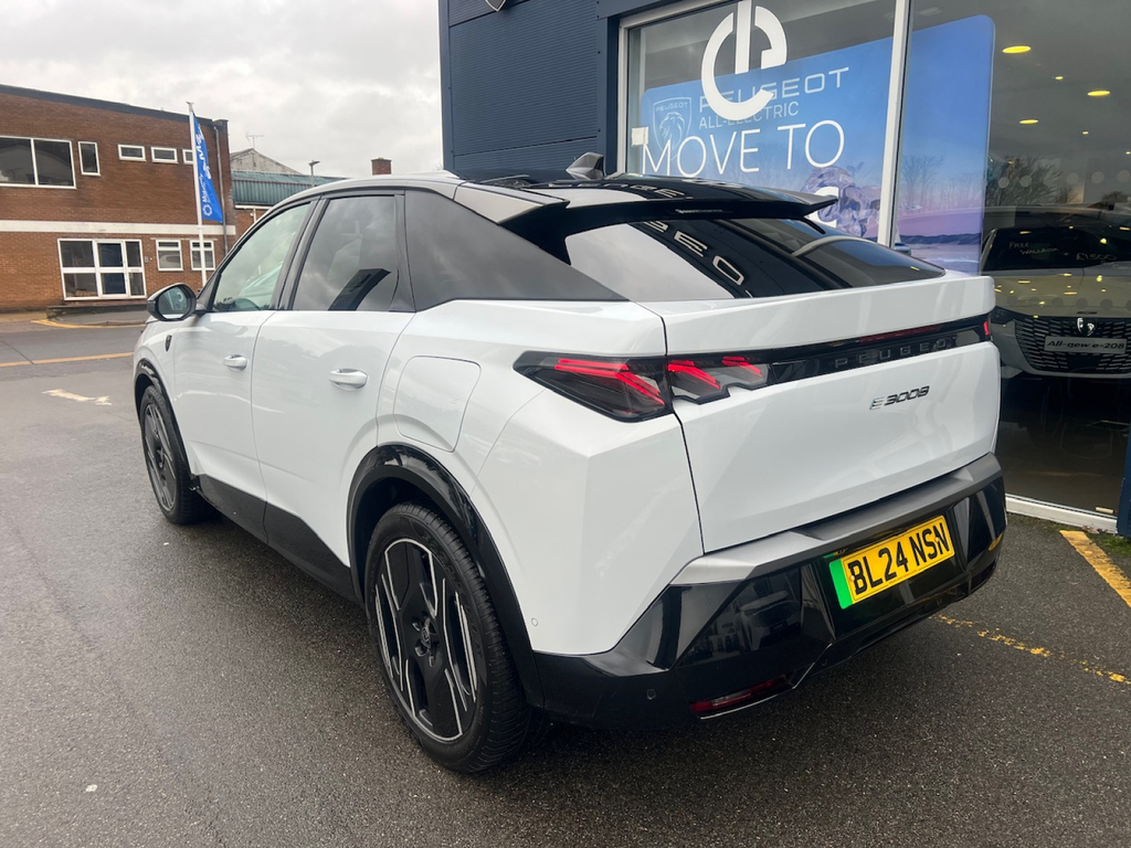 Peugeot 3008 157Kw Gt 73Kwh BL24NSN White #2