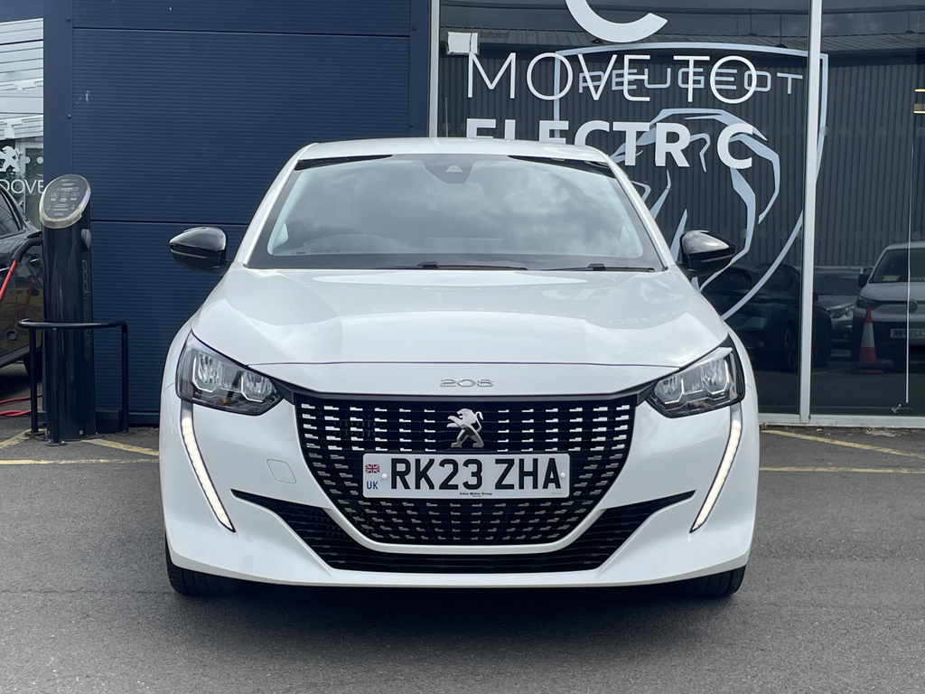 Peugeot 208 1.2 Puretech 100 Allure Premium Eat8 RK23ZHA White #2