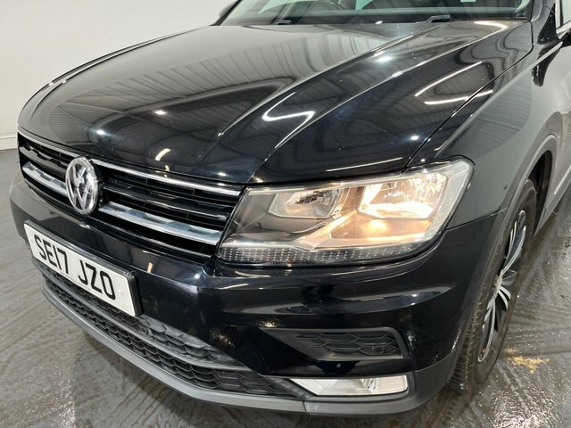 Volkswagen Tiguan 2.0 Tdi Bluemotion Tech Se Navigation Suv Dies SE17JZO Black #4