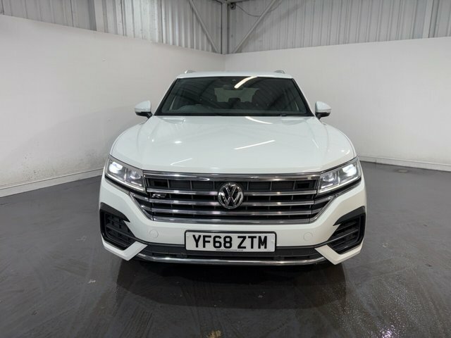 Volkswagen Touareg 3.0 Tdi V6 R-line Tech Suv Tiptronic 4M YF68ZTM White #2