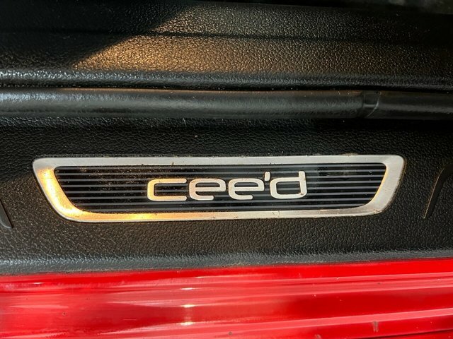 Kia Ceed 1.6 Crdi Gt-line Hatchback Euro ST68FNJ Red #6