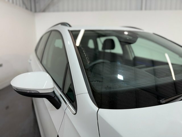 Volkswagen Golf 2.0 Tdi Style Estate Dsg Euro 6 Ss White #6