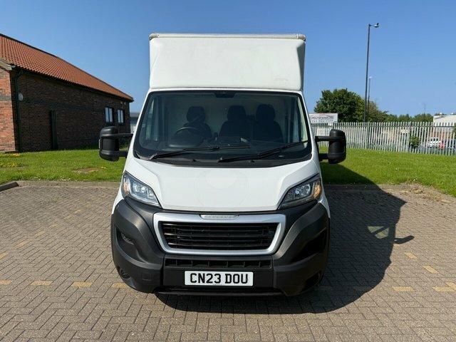 Peugeot Boxer 2.2 Bluehdi 335 Professional Premium Low Floor L CN23DOU White #2