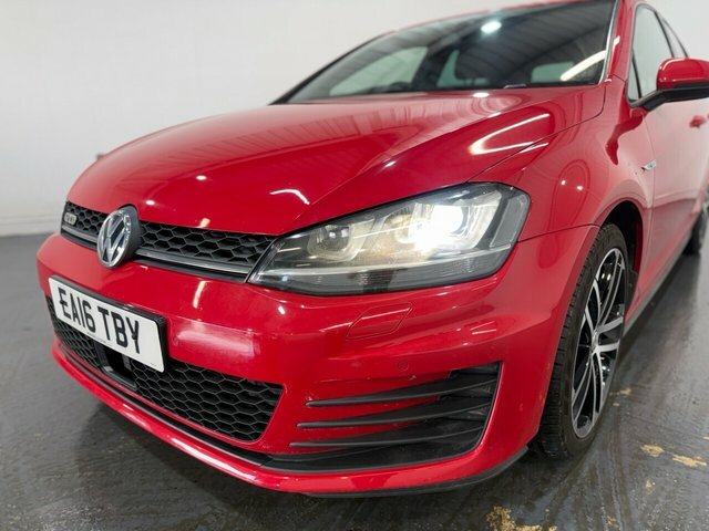 Volkswagen Golf 2.0 Tdi Bluemotion Tech Gtd Hatchback M EA16TBY Red #3